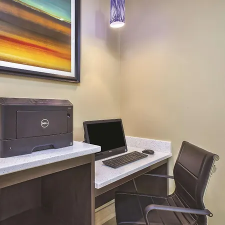 La Quinta By Wyndham Niagara Falls-2